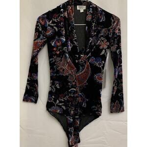 Unique Vintage Black Textured Floral Bodysuit Womens XS 2